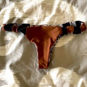 Acacia Hookipa Bottoms - Medium